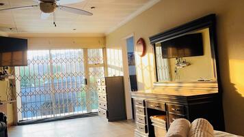 4 chambres, fer et planche Ă repasser, Wi-Fi, draps fournis