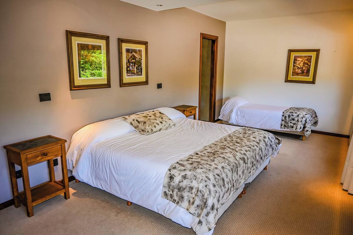 1 bedroom, in-room safe, desk, laptop workspace
