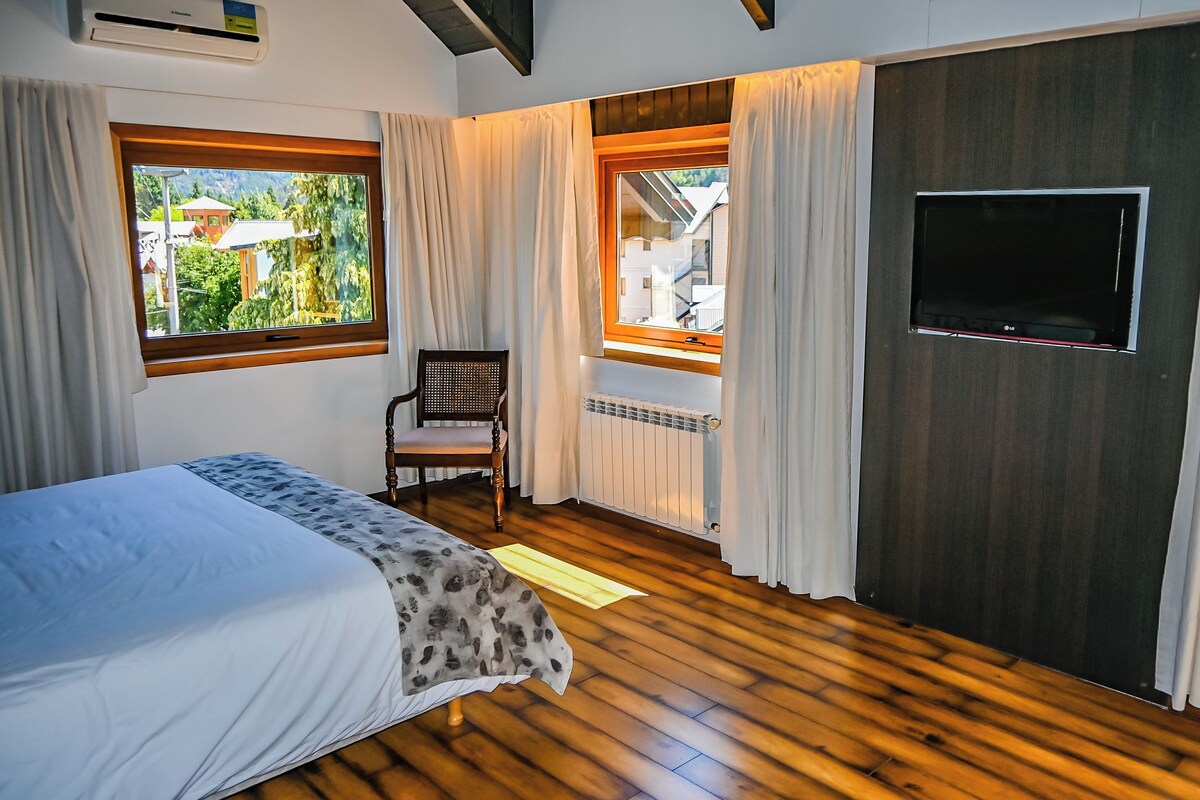 In-room safe, desk, laptop workspace, free WiFi