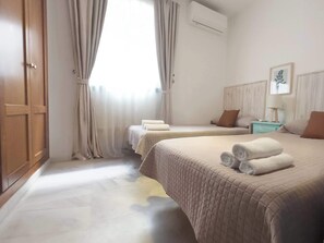 2 bedrooms, iron/ironing board, WiFi - Apartment Aguamarina 5C (Estepona)