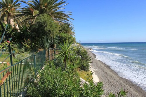 Adosado junto al Mar