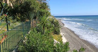 Adosado junto al Mar
