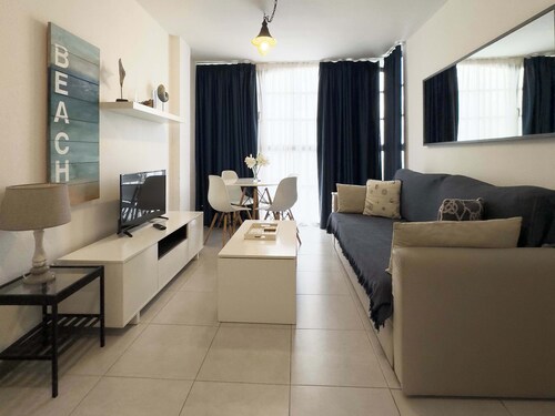 Cristamar Center and Beach Apartment 1A