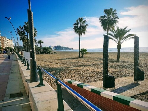 Cristamar Center and Beach Apartment 3A
