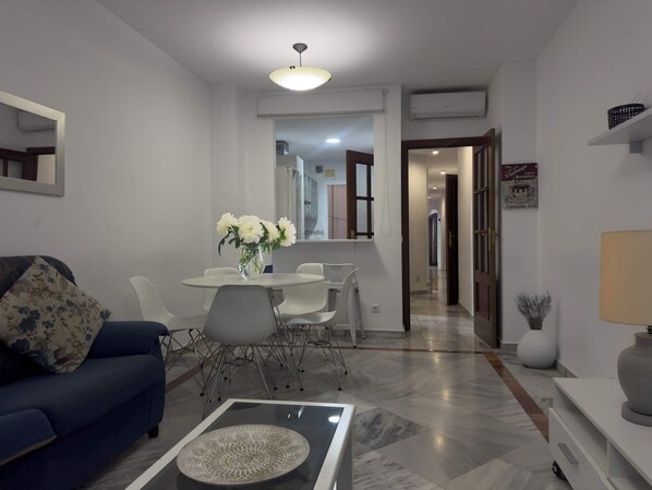 TV - Spacious Apartment, Seneca 1A next to the Center. (Málaga)