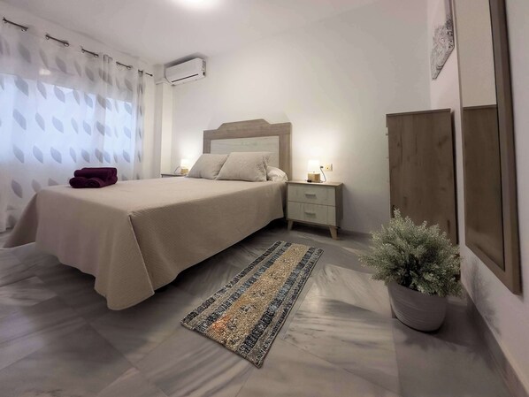 2 bedrooms, iron/ironing board, internet, bed sheets