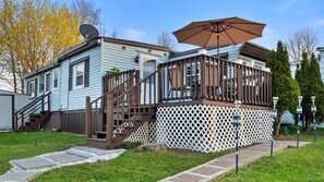 Exterior - Cozy Home in Lenox (Lenox)