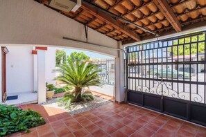 Property grounds - Exclusive Residence in Buganvilias Comfortable Invoice
 (Hermosillo)