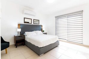 3 bedrooms, WiFi, bed sheets - Las Provincias 8 Commodia and Elegante invoice

 (Hermosillo)