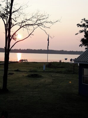 Property grounds - Ruthie's Cottage
Charming 3-bedroom cottage with WiFi in Barbeau. 20 m Sault, Mi (Barbeau)