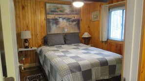 3 bedrooms, WiFi, bed sheets - Ruthie's Cottage
Charming 3-bedroom cottage with WiFi in Barbeau. 20 m Sault, Mi (Barbeau)