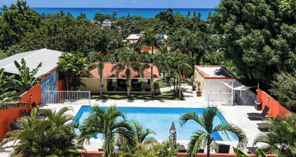 Tropical Oasis Retreat & Infiniti Pool