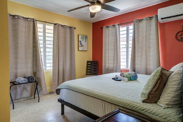 7 habitaciones, tabla de planchar con plancha, cuna de viaje y wifi