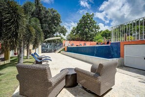 Terrace/patio - Villa Jardin - Infinity Pool and Backyard Oasis (Luquillo)