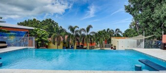 Tropical Oasis Retreat & Infiniti Pool