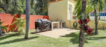 Tropical Oasis Retreat & Infiniti Pool