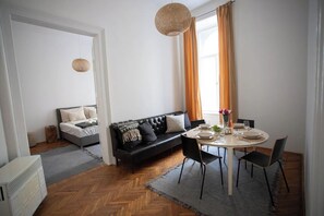 Dining - Superior apartment at Gozsdu (Budapest)