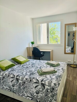 3 bedrooms, iron/ironing board, WiFi, bed sheets - Apartment Mérignac center near Tram parking (Mérignac)