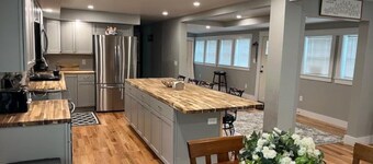 Modern Renovated Farmhouse • Peaceful Winter Stay