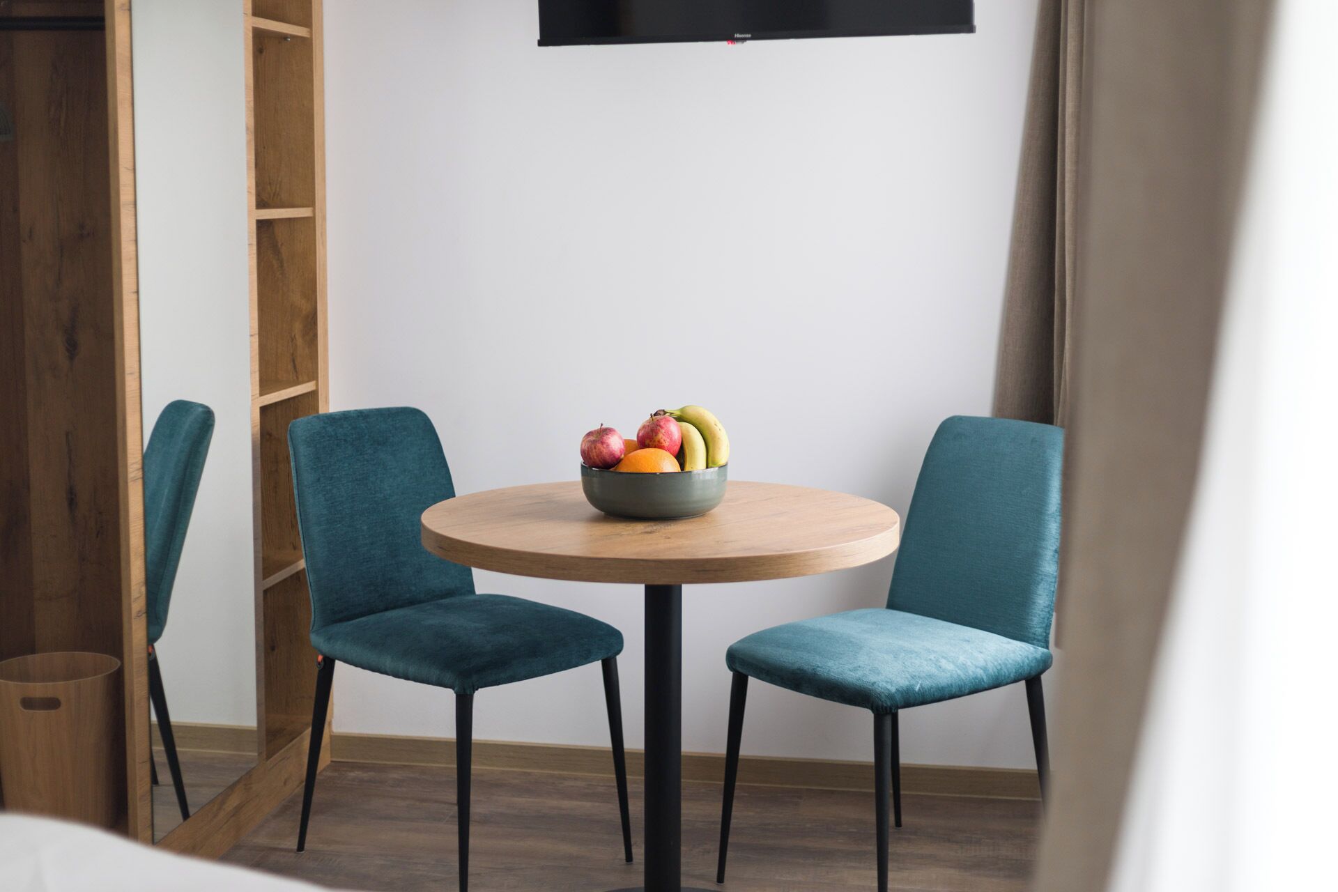 Apartment | Desk, laptop workspace, WiFi (free)