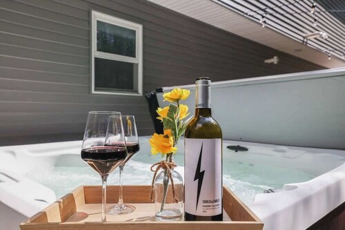 Lux Poconos 5 br | Hot Tub | Game Rm | Fire Pit