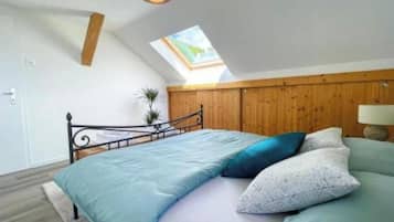 2 dormitorios, cuna de viaje, wifi gratis y ropa de cama