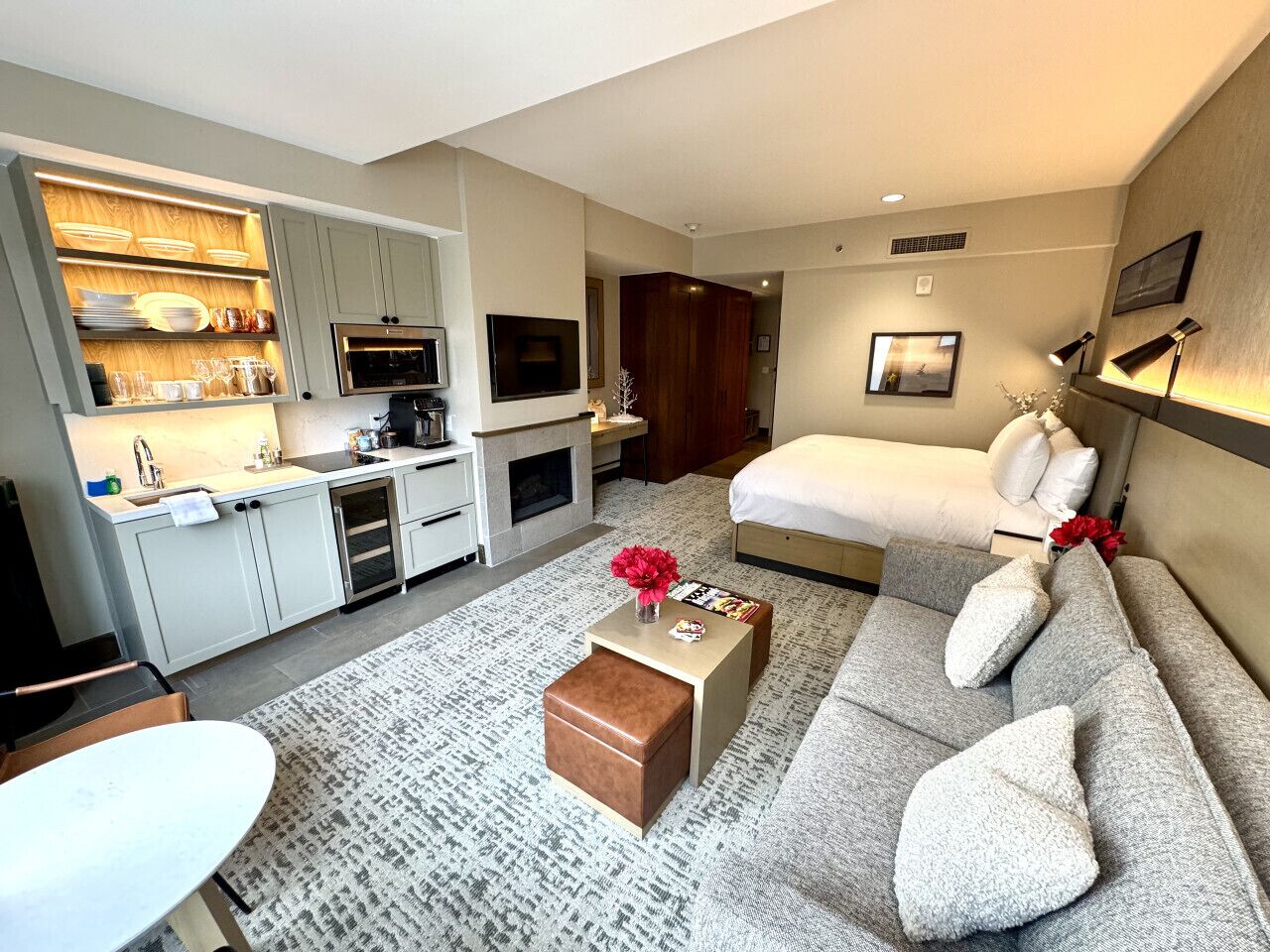 1 soverom, skrivebord, strykejern/-brett og wi-fi (inkludert)