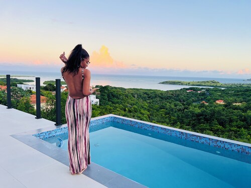 The Luxury Escape - Peaceful & Charming 3-bedroom villa w/ sea view