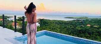 The Luxury Escape - Peaceful & Charming 3-bedroom villa w/ sea view