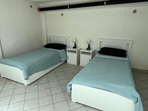 2 dormitorios, tabla de planchar con plancha, wifi y ropa de cama