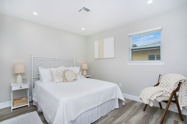 2 chambres, fer et planche à repasser, accès au Wi-Fi (inclus)