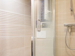 Hårføner og håndklær