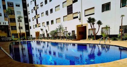 Luxueux Appart-piscine Près de Laéroport de Rabat, Tram et Gare à Proximité