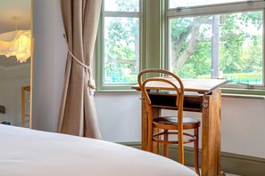 3 bedrooms, iron/ironing board, travel cot, free WiFi