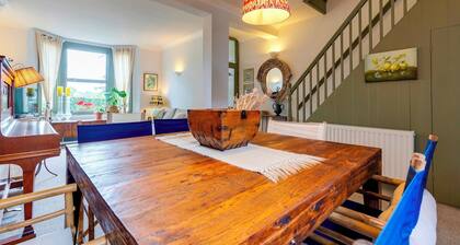 Pass the Keys | Charming Victorian Terrace in centre of Cambridge