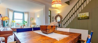Pass the Keys | Charming Victorian Terrace in centre of Cambridge