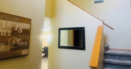 Attractive 3bedroom townhome in very desired S.East Lincoln neighborhood 🏠 ☺️