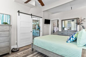5 bedrooms, iron/ironing board, bed sheets
