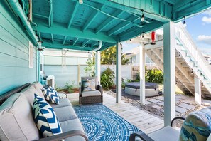 Terrace/patio - Spacious home with separate guest quarters located 1 block from the beach! (Galveston)