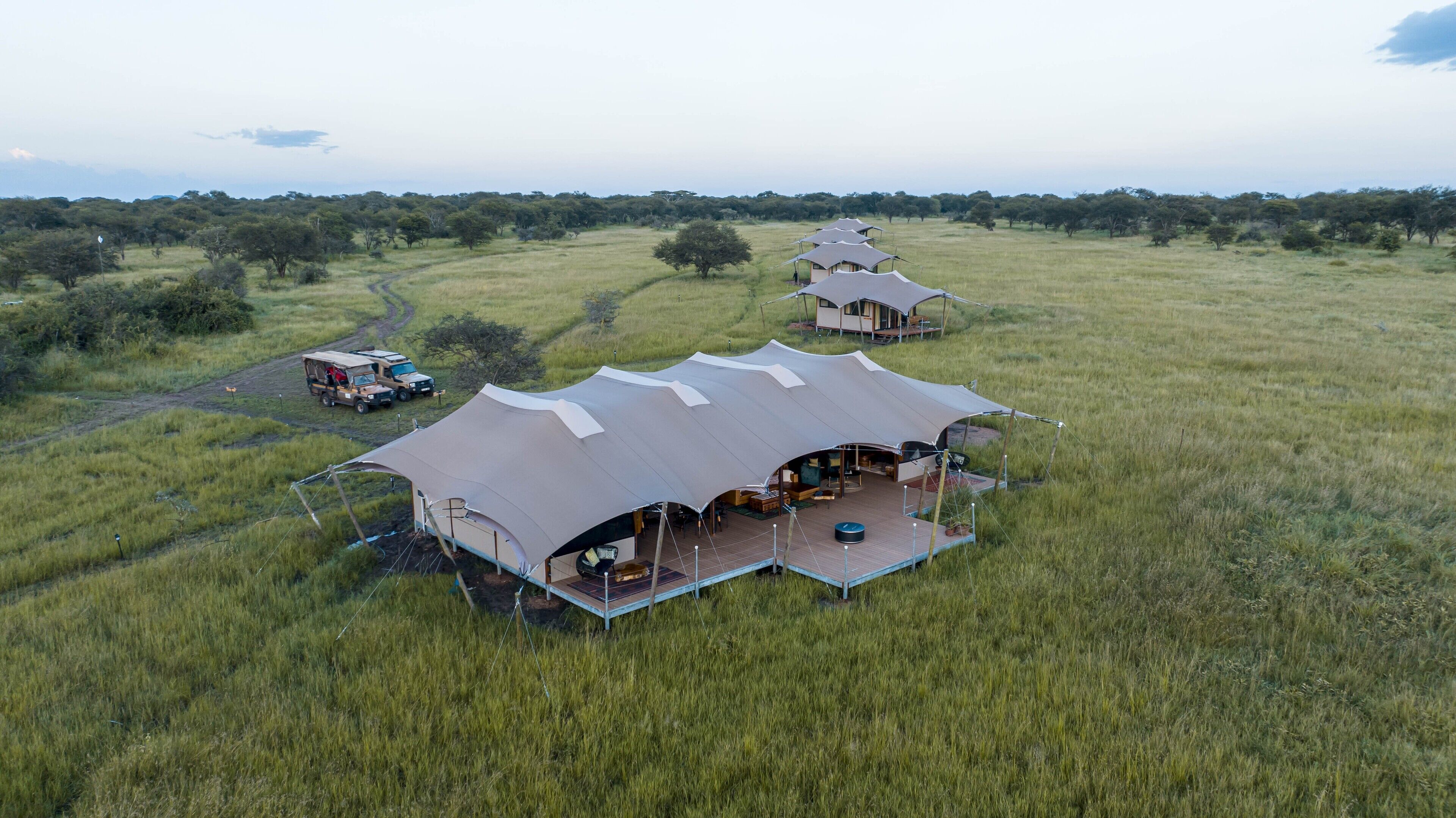 Vista frontal de la propiedad