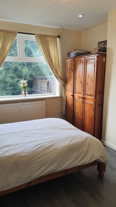 Cosy Family House, close to amenities and city centre