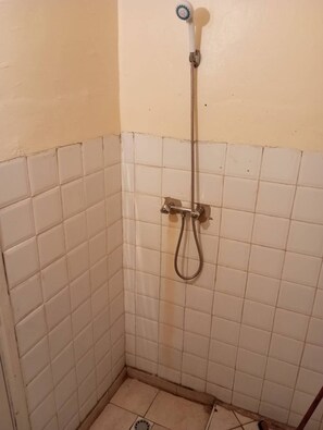 Shower, towels, soap, shampoo - Entire apartment in Casablanca (Casablanca)