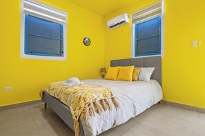 行政开间, 露台 (MM10) | 高档床上用品、特色装修、特色家居、熨斗/熨衣板