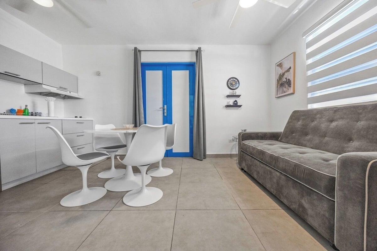 Business Apartment, City View (MM7) | Private kitchen | Microwave, rice cooker, blender, cookware/dishes/utensils