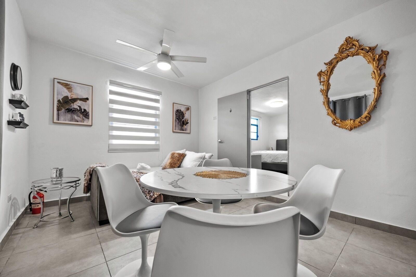 Business Apartment, City View (MM7) | Living area | Smart TV