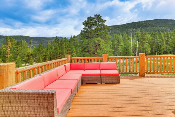 Terrace/patio - Log Cabin w/ Wraparound Deck in Breckenridge! (Breckenridge)
