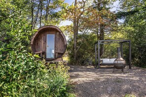 Property grounds - Sunken Escapes Fox Cabin #8 (Sunken Lake)