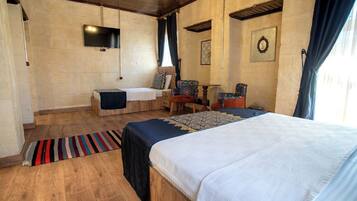 Family Triple Room | Egyptian cotton sheets, premium bedding, minibar, soundproofing