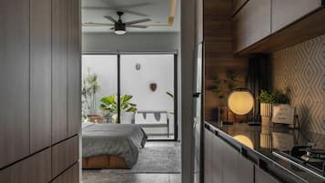 1 bedroom, desk, iron/ironing board, WiFi