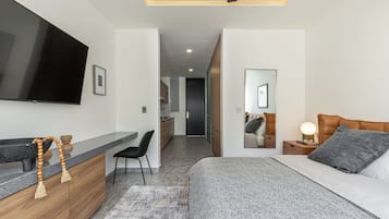 1 bedroom, desk, iron/ironing board, WiFi